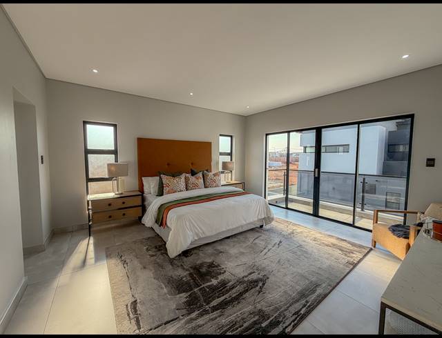 4 BEDROOM FREEHOLD FOR SALE IN FOUNTAINBROOK ESTATE